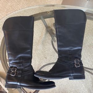 Black size 9 tall boots.